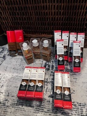 COVERGIRL LOT foundation & concealer 
Assorted shades